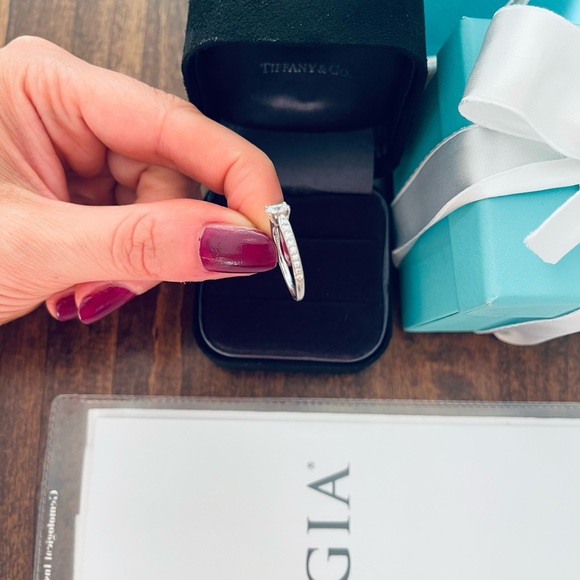 Tiffany & Co Harmony 0.71ct. Round Engagement Ring with a Diamond Platinum Band - Picture 8 of 12